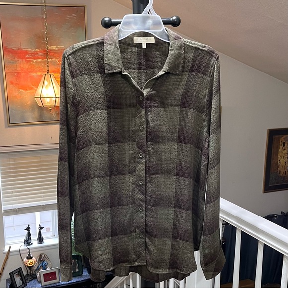 🔥Side Stitch🔥 Long Sleeve Plaid Button Down
Top Size Small - Picture 2 of 6